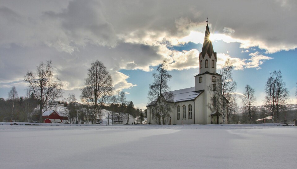 Ei kirke med snø rundt.
