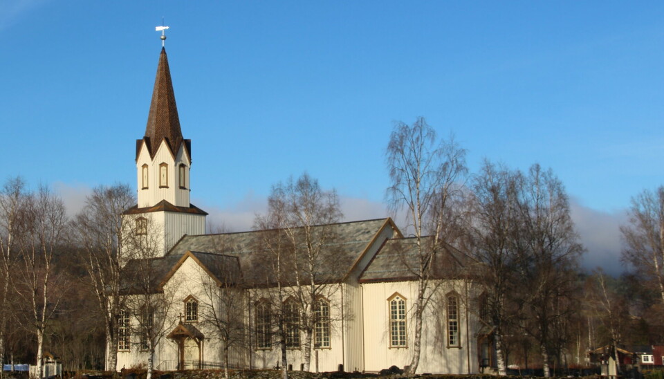 Rindal Kirke på sommeren