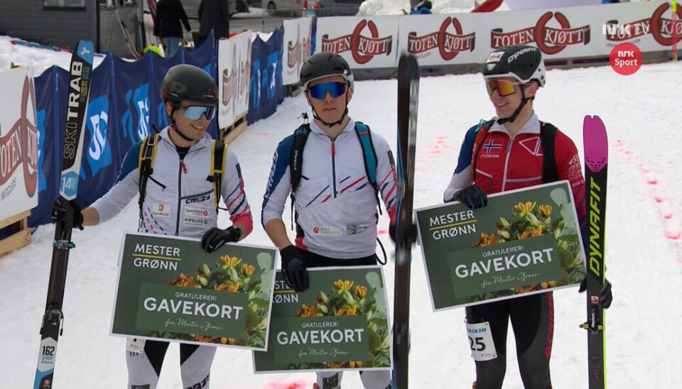 første til tredje plass i randonee sprint. tre gutter med randoneeutstyr