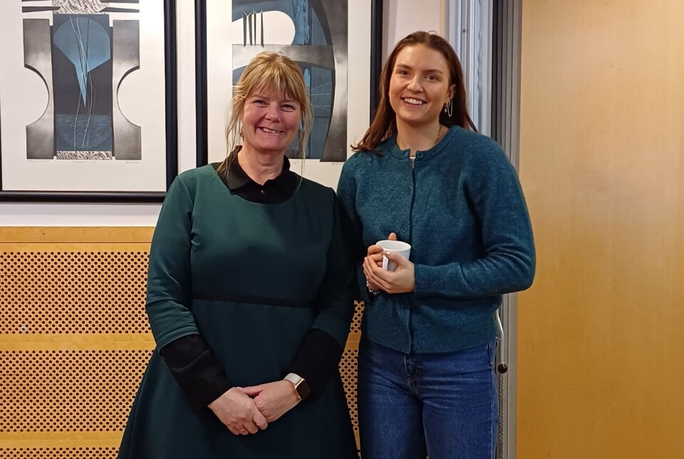 Lilli Husby og Prosjektkoordinator i ALLEMED Maren Mildestvedt. To kvinner står sammen og smiler mot kamera