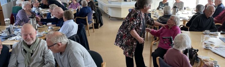 Medlemsmøte med ReMidt Mange mennesker samlet sammen i et rom