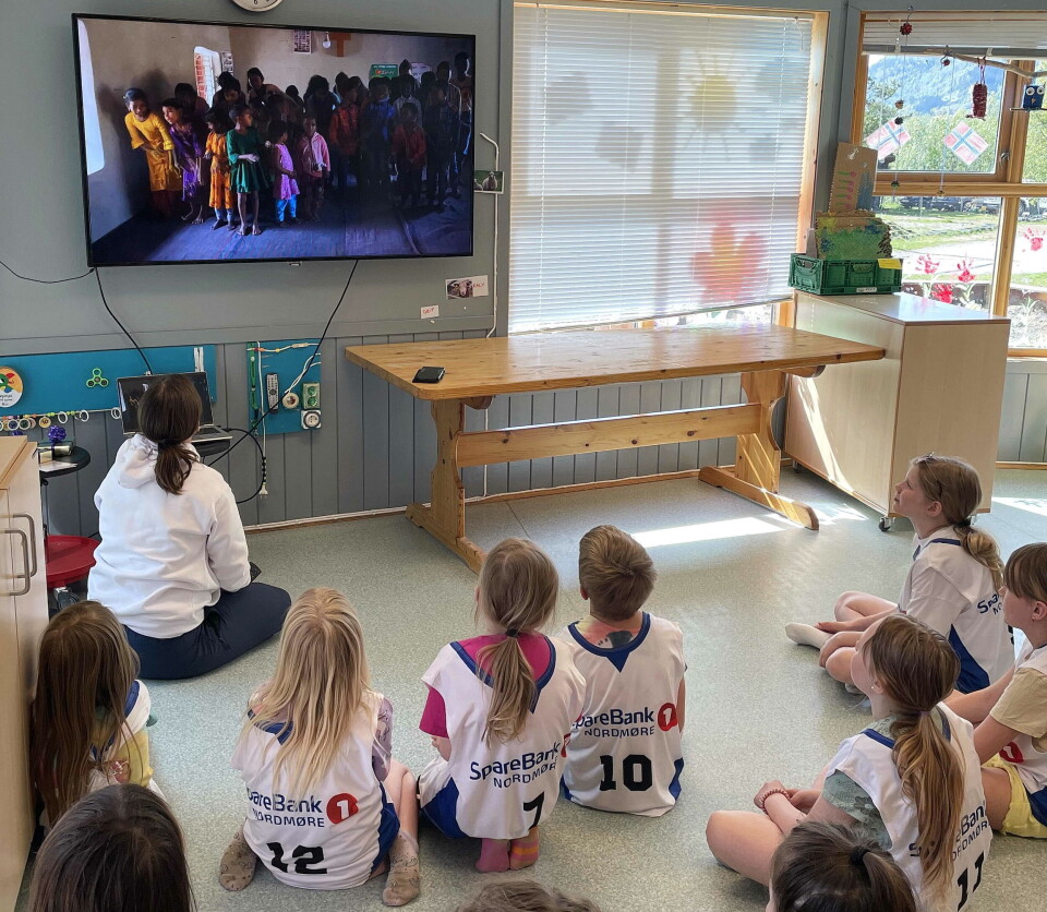 Filmglimt frå Bangladesh viste noko av kva pengane går til.