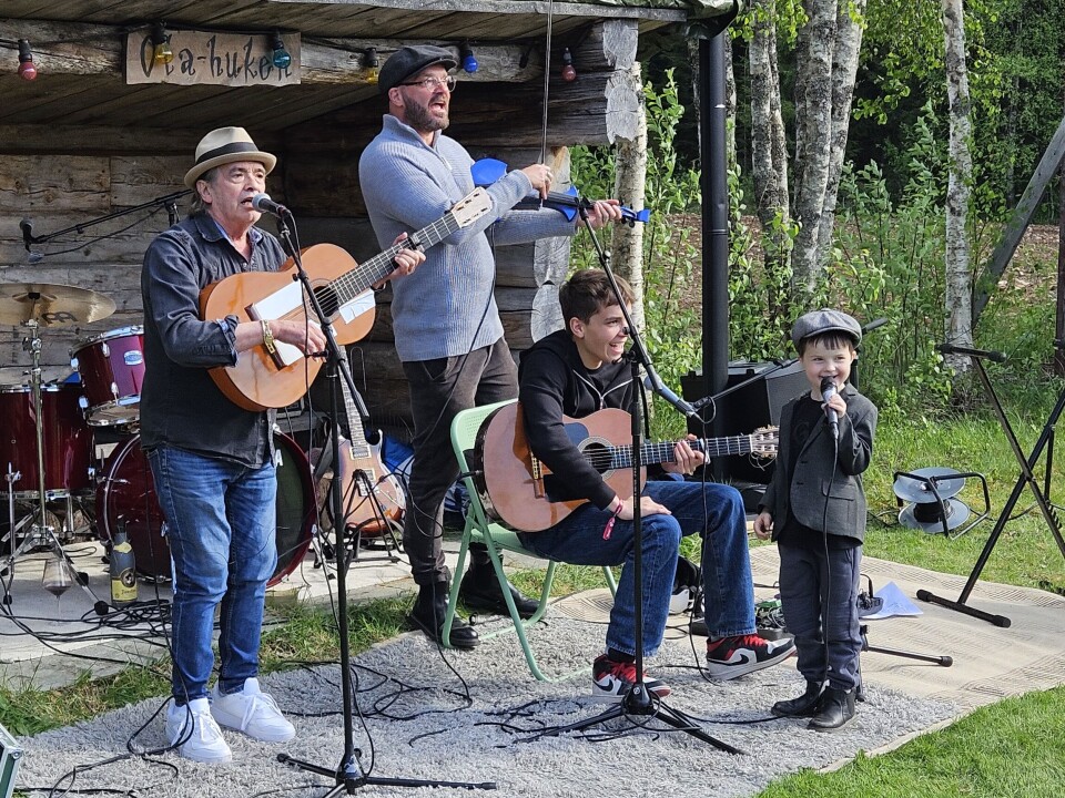 Antonio Palamino, Sveinung Sundli på fele, Storm og Riddar Viljar avslutter dagen- og konserten med spanske rytmer.