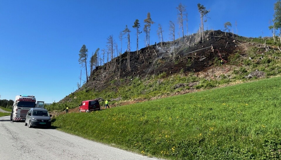 Slukking av brann i terrenget.