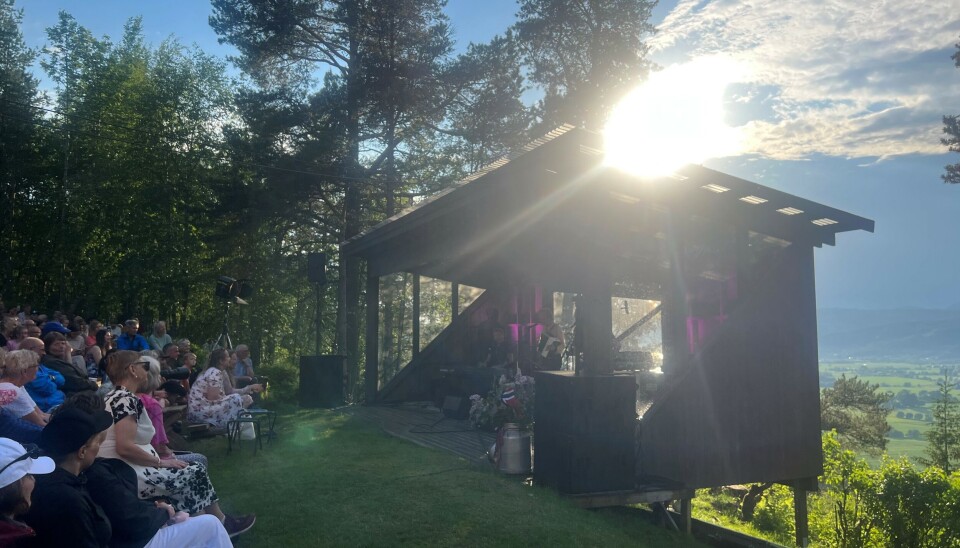 Idyll og vårsøg på Kleiva. kleivascenen i sol