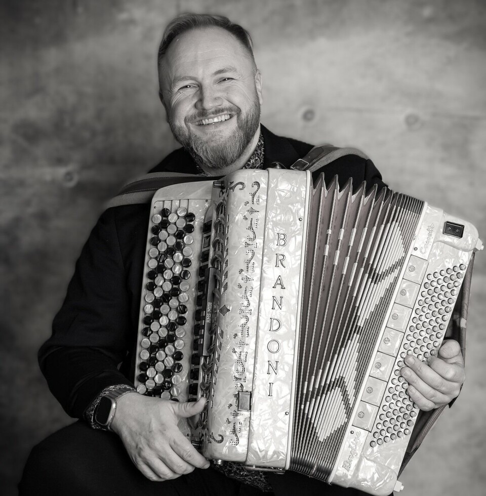 Odd Arne Halaas. En mann med trekkspill.