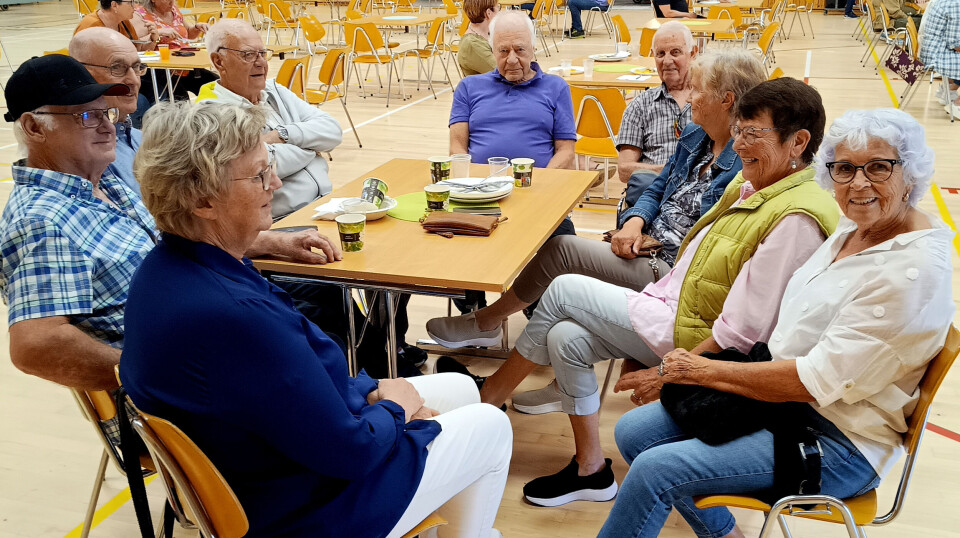 Sildballfestival er, som alle festivalar, ei sosial samling. Her har vi ei samling rundt same bord frå Rindal og Surnadal, og fleire med røter i Halsa.