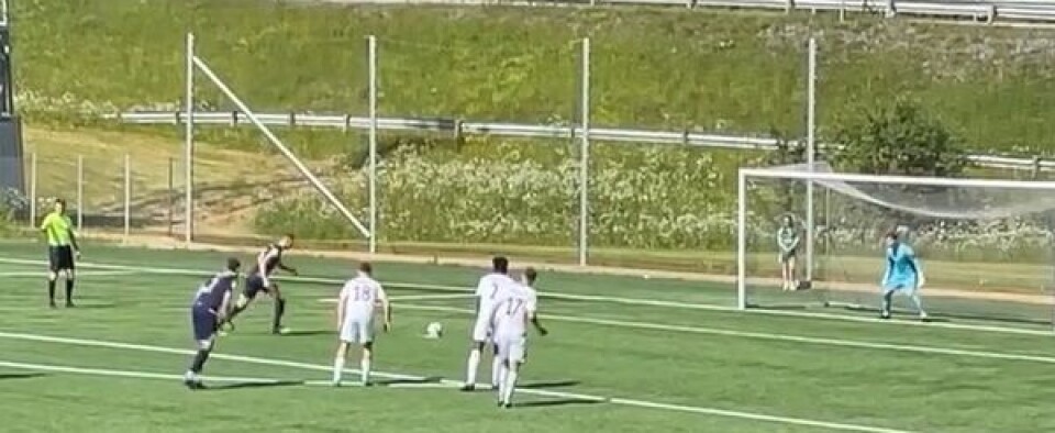 Andreas Dalsegg Sæter scoret på straffe etter 55 spilte minutter! fotballkamp, mann skyter mot mål