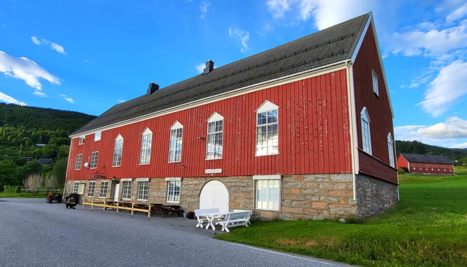 Bondehuset i Stangvik Stort rødt hus.