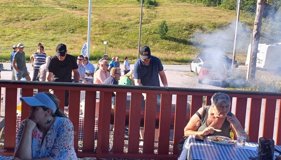 Her grilles det under fotballkampen