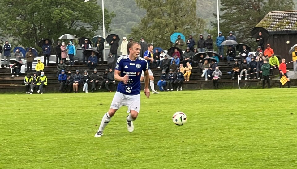 Det ble et knepent tap mot Tiller På Syltøran søndag. Her bilde fra en tidligere kamp. fotballspillere på bane Surnadal IL mot RBK