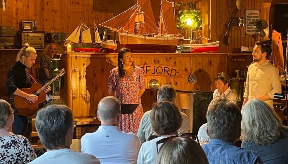 Paret Sigrid Vetleseter Bøe og Erik Rosenius gjorde en strålende opptreden med sine stemmer. Artister og publikum