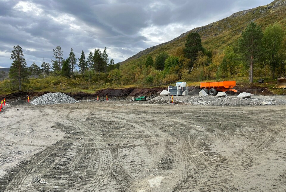 Her blir det ny parkeringsplass. En nyopparbeidet parkeringsplass.