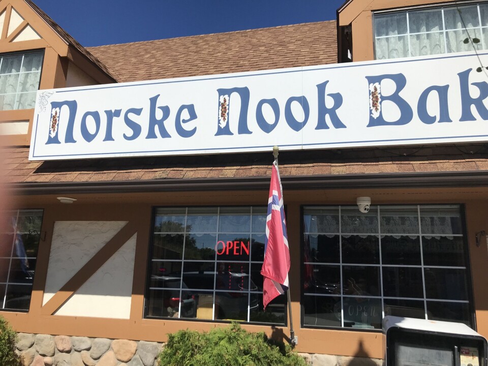 Dag 4 – Romåstådalen i Strum Norske Nook Bakery står det på et skilt over inngangen