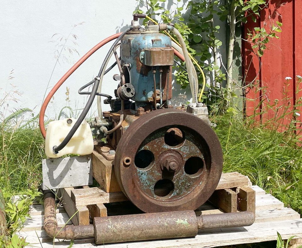 Denne flotte FM-motoren er gåve frå Bjørn Kvalnesvik til sjøbruksmuseet. En gammel motor.