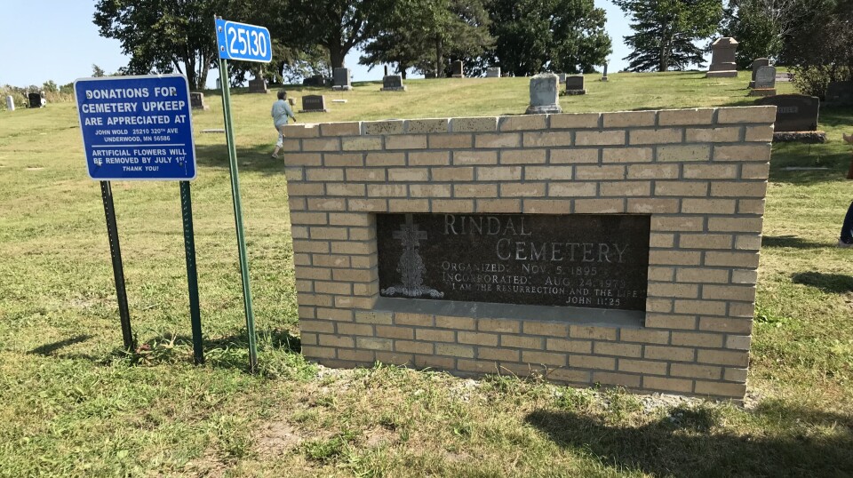 Rindal Cemetry Bilde av portal til Rindal Cemetry