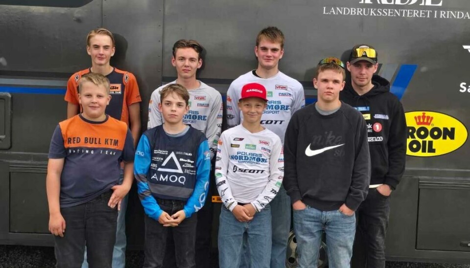 En prestasjonsrik gjeng. Bak fra venstre: Simen Rognskog, Trond Børset, Aleksander Rognskog og Råg Rindal. Foran fra venstre: Isak Bolme, Ailo Krangnes Røen, Ola Vikan og Teodor Helgetun. Ikke tilstede: Jens Otnes Madsen og Lukas Yttersian. To rader på fire gutter/ungdommer.