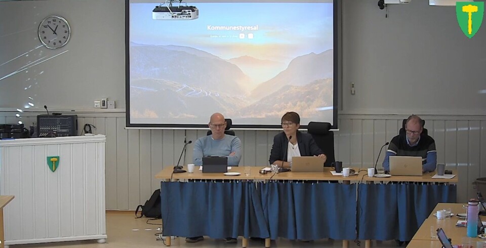 Varaordfører Kjetil Løften, ordfører Mildrid Kattem Aune og kommunedirektør Mons Otnes.