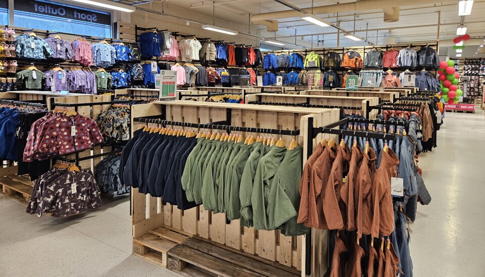 Stort utvalg i avdelingen for barneklær.