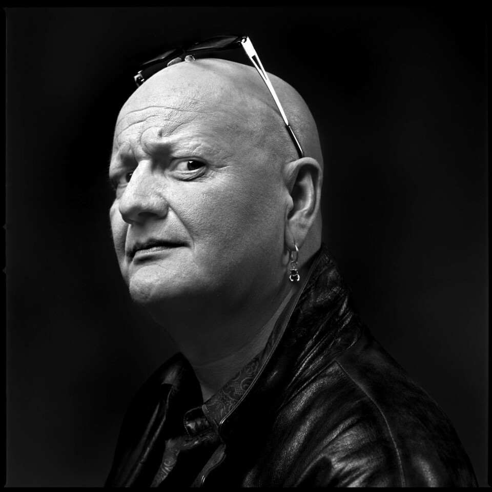 Frode Alnæs er klar for å gjøre stas på Leikarvollen 1. november Frode Alnæs, skallet mann med sort skinnjakke