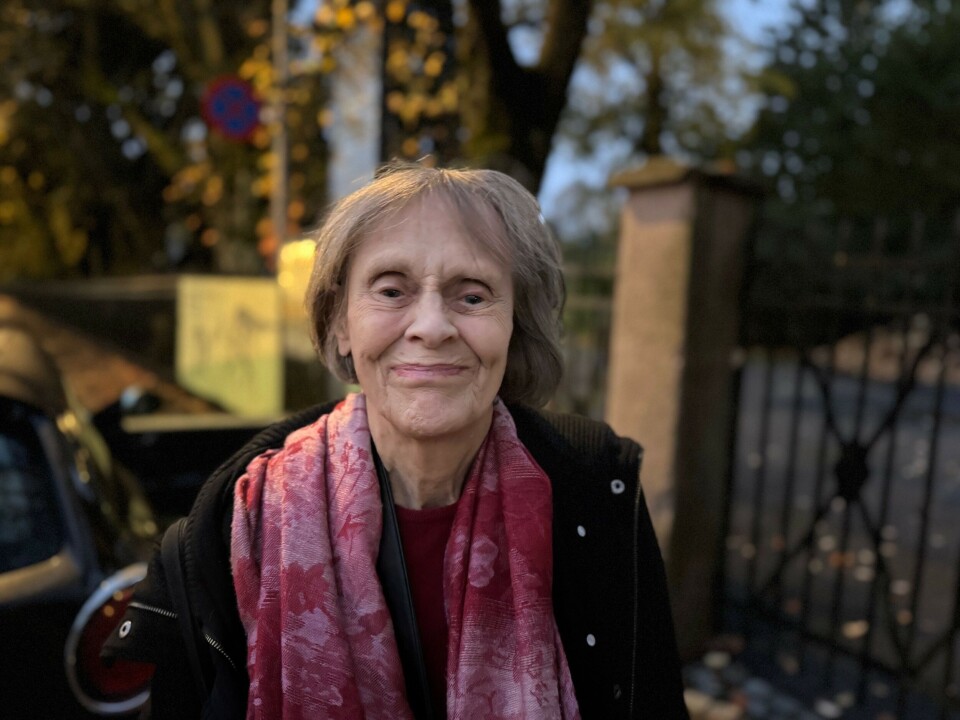 Kari Gåsvatn er ute med ny bok. Tysdag 26. november presenterer ho boka på heimebane i Rindal. Ei dame i ytterklær.