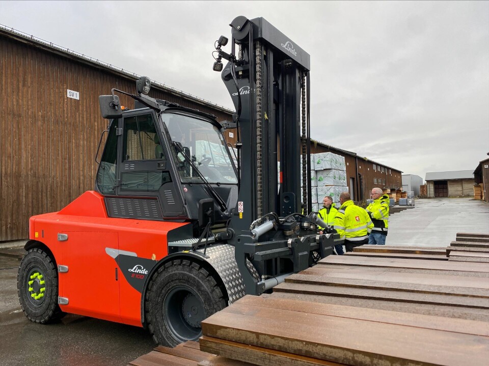 Ny EL-truck fra Linde, levert av Hesselberg til fabrikken til Talgø MøreTre
