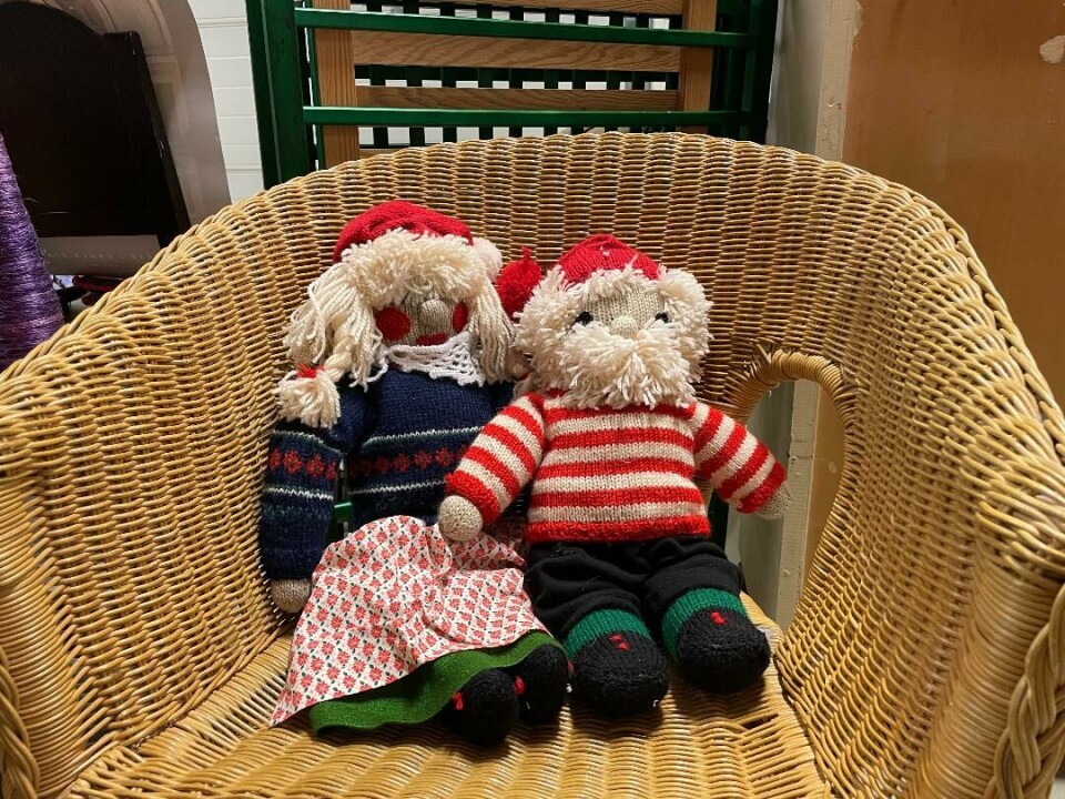 God jul! Hilsen Nissemor og Nissefar Ombruksbua. Dukker.