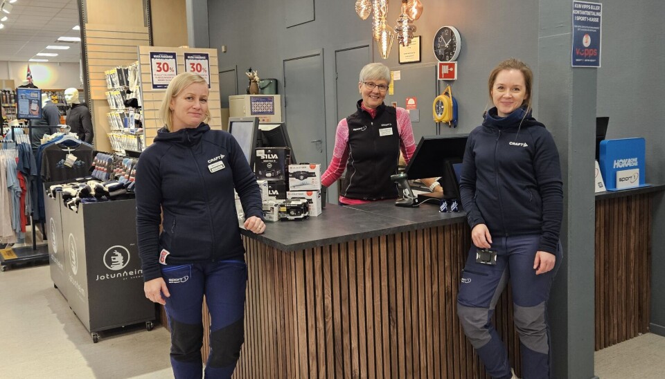 Mali Beate Norli, Gunn Marit Løfald og Maria Elshaug Johansen hos Sport 1/Coop elektro og jernvare Rindal.