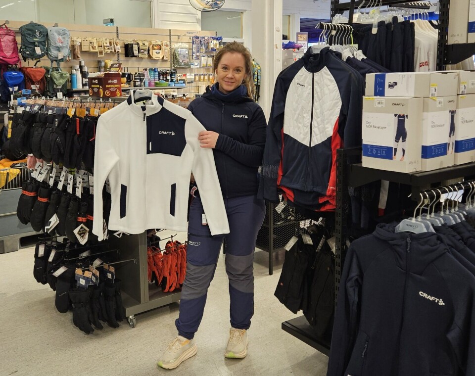 Maria Elshaug Johansen viser frem klær fra Craft sin kolleksjon til SKi-VM 2025.