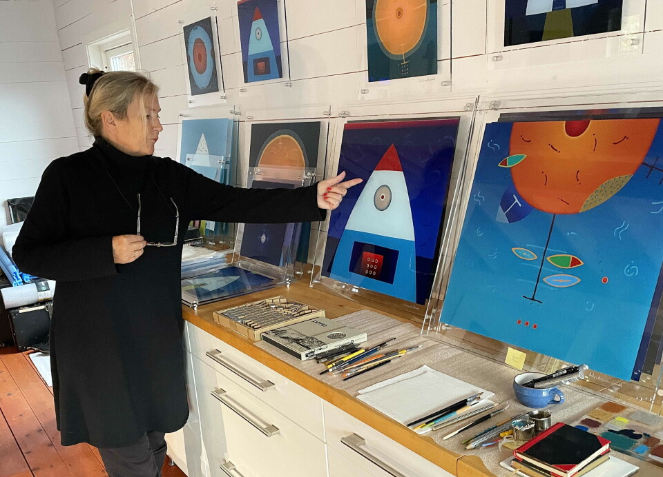 Spennande teknikkar er i bruk når kunstnaren skaper sine verk. Her er glimt av stor kreativitet!