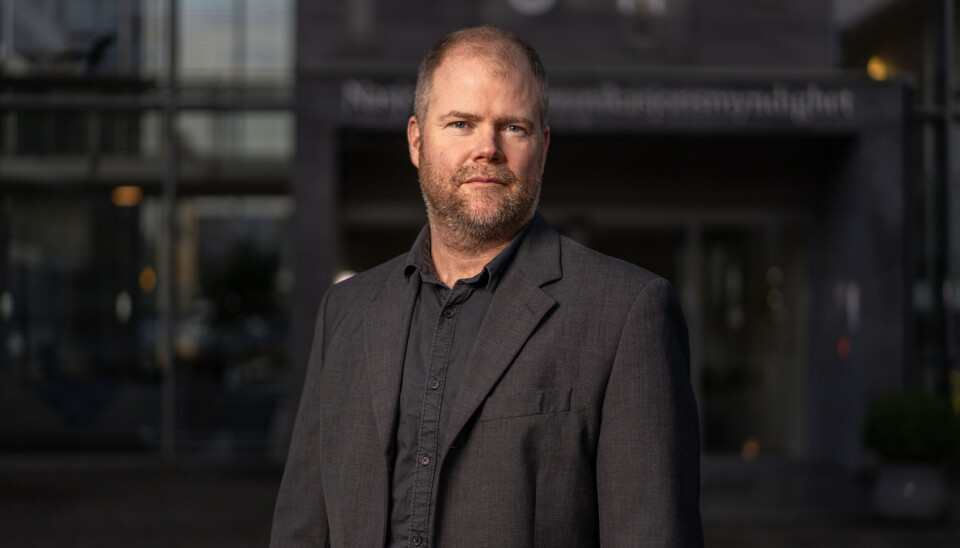 VER PÅ VAKT: Det rår Johannes Vallesverd i Nkom som leier ei ekspertgruppe mot digital svindel. mann med dress
