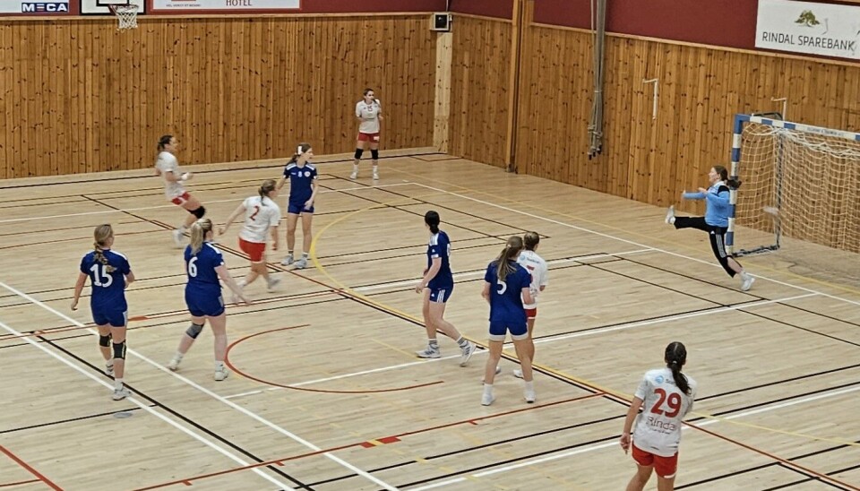 Klar seier mot Leksvik kamp på håndballbane