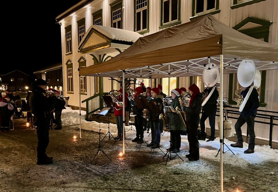 Blæst'n spilte julemusikk. Blæst'n spilte julemusikk.
