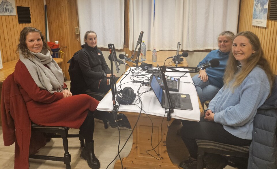 'Superpyntere' på besøk. Vigdis Opøien (til venstre) og Frid Grøtan Hartveit