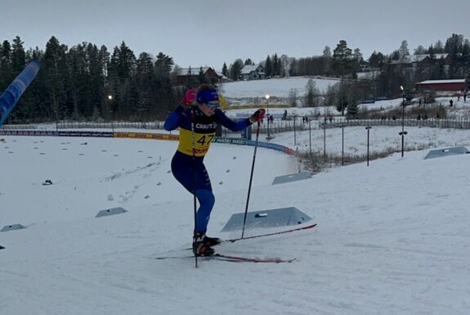 Mali Eidnes Bakken avsluttet med en sjuende plass på 10 km km i fri klassisk under Skandinavisk Cup i Falun Dame i blå skidress og gult startnummer