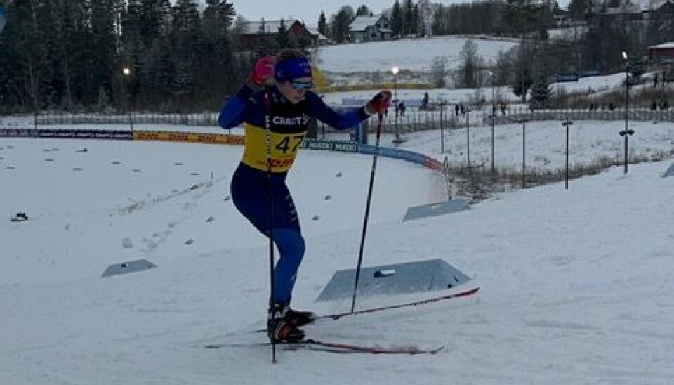 Mali Eidnes Bakken avsluttet med en 13.plass på 10 km km i fri teknikk under Skandinavisk Cup på Lillehammer. Her fotografert under verdenscuprennet tidligere i vinter. Dame i blå skidress og gult startnummer
