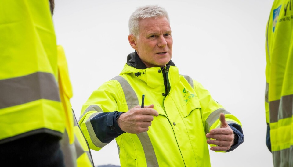 Ole Jan Tønnesen, fylkesvegsjef Mann med gule arbeidsklær