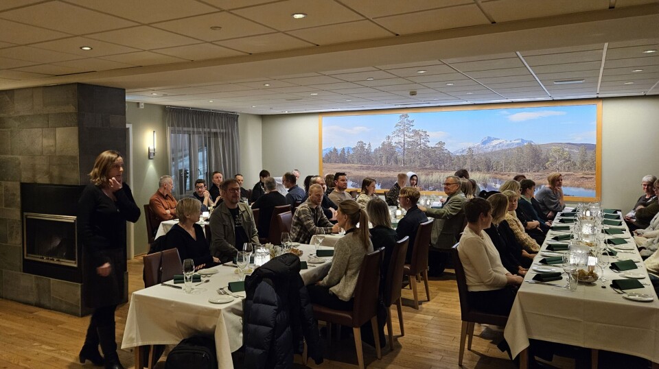 Dagleg leiar i Indre Nordmøre Opplæringskontor, Marit Drøpping ønskte velkommen til festmiddag på Thon Hotell Surnadal onsdag kveld.