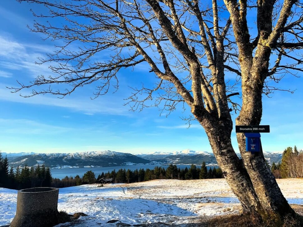 Januar var flott! Nå er det februar, og enda litt nærmere våren🤩 Det gledes! Her en flott dag i slutten av januar ved Storsetra i Stangvika ☀️