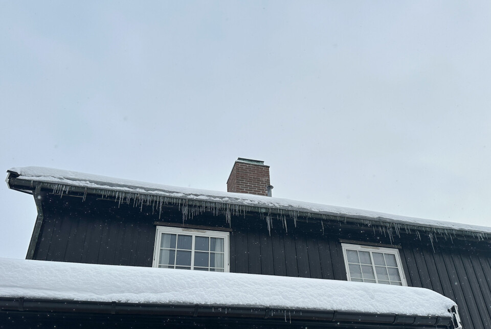 Når kulden kommer og vi fyrer mer, øker også faren for pipebrann. Da er det viktig at du forebygger – og handler riktig hvis uhellet er ute.