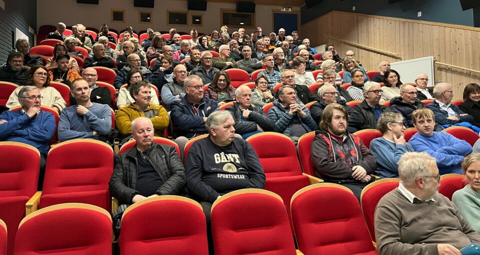 Mange møtte opp for å få informasjon, og si sin mening, om planene i Orkdalspakken, både rindalinger og surnadalinger. En kinosal nesten full av folk.