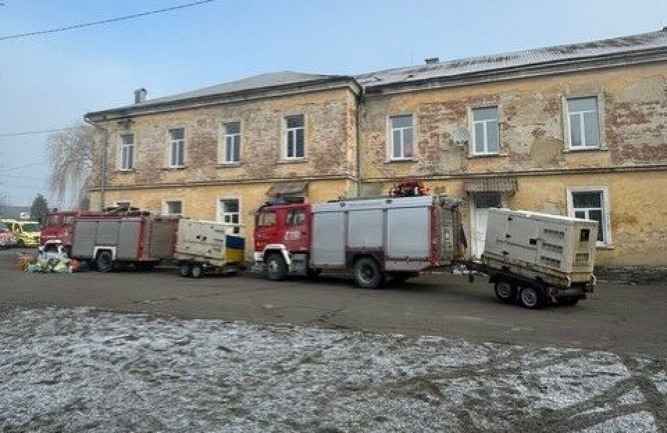 Rindals gamle E.1.1 og Heim sin gamle B.1.1 med aggregat, som forøvrig bare hang på fra grensen og til Rava-Ruska, ikke helt heldig med hengerfeste så høyt.