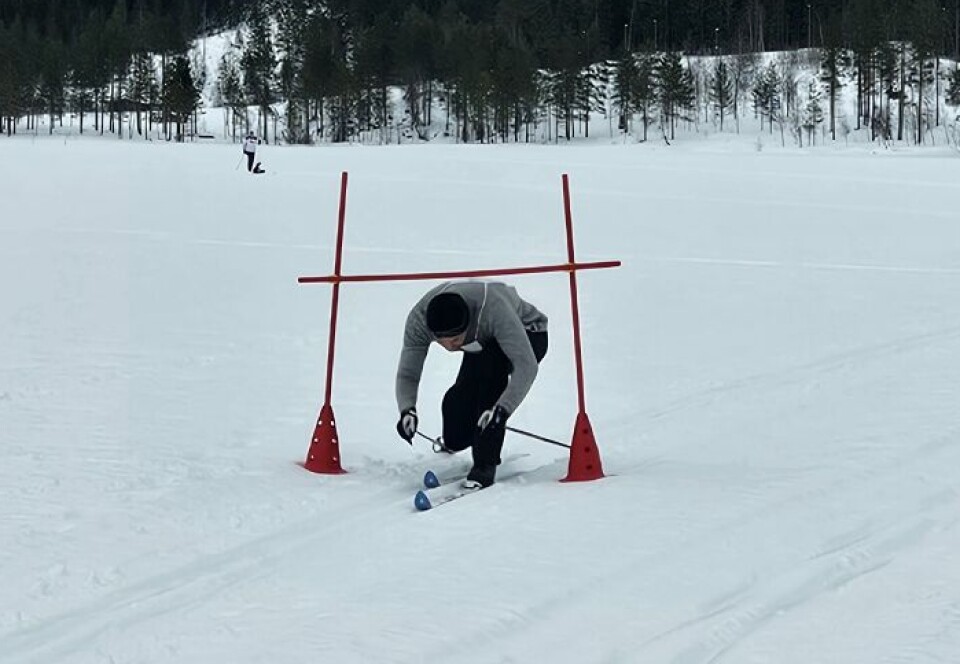 Lars Bakken Røen passerer siste hinder før mål.