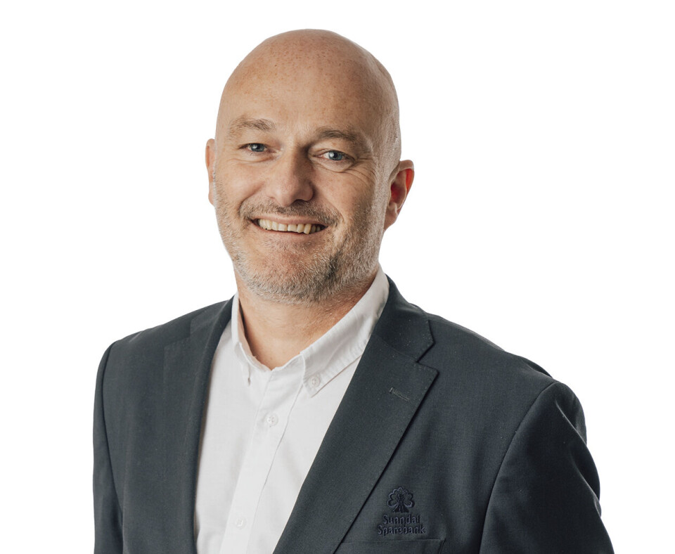 Adm.banksjef i Sunndal Sparebank, Jonny Engdahl Bilde av mann i dress