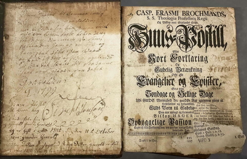 Brochmands Huspostill frå 1600-talet – eigar Kari Aarnes. Ei veldig gammel bok.