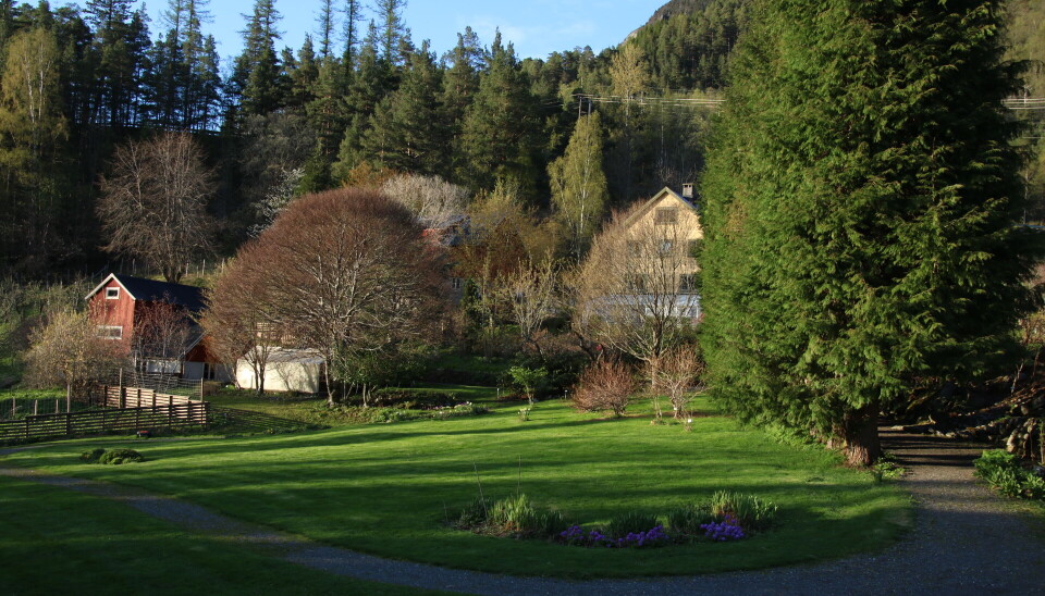 Svinviks arboret. Et gammelt hus med hage.