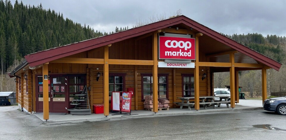 Coop Marked Nybø vil fortsatt være åpnet hele døgnet, bortsett fra på søndager og helligdager. En nærbutikk.