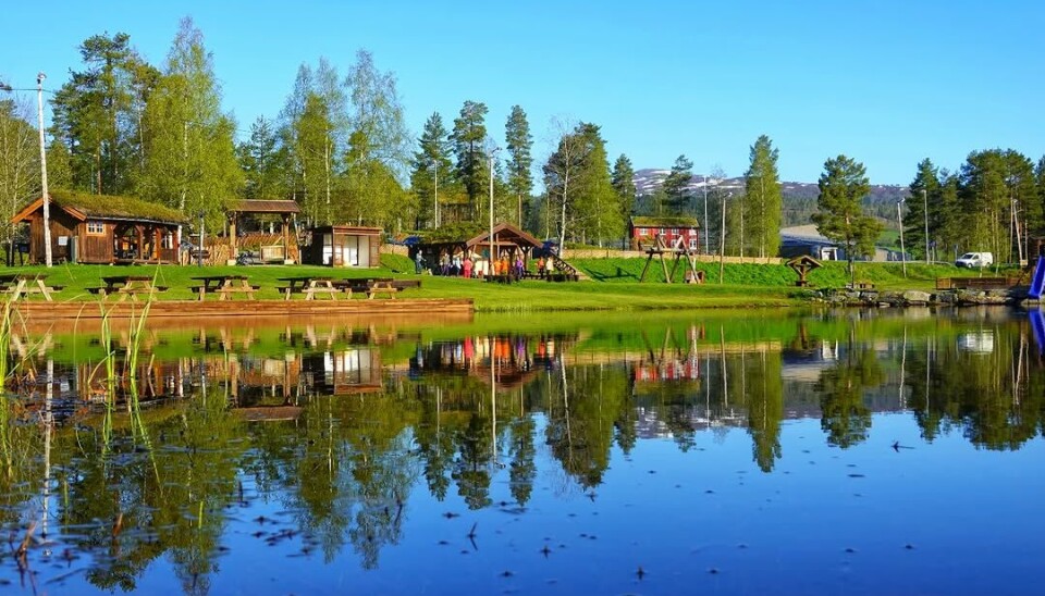 Igltjønna. Hytter ved et vann.