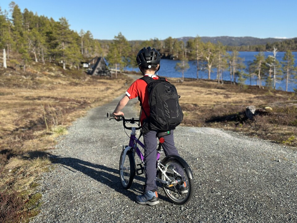 Småtrolltur er Turstigruppas eget opplegg for barn opp til 12 år Gutt på sykkel