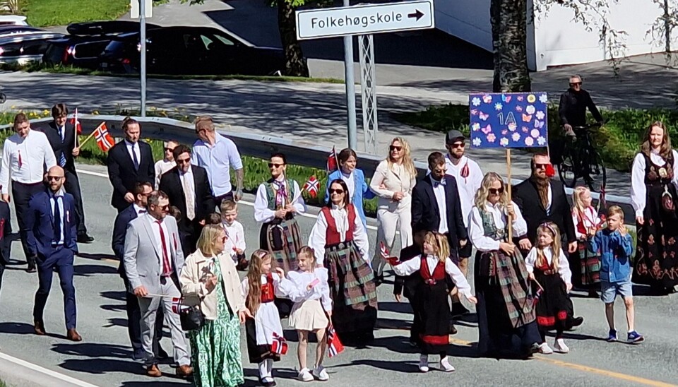 1A i 17 mai tog
